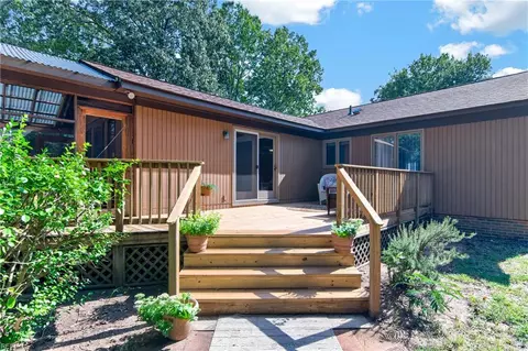 Exterior - 1673 Pine Tree Dr, Gloucester Point, VA 23062 photo 10 of 16