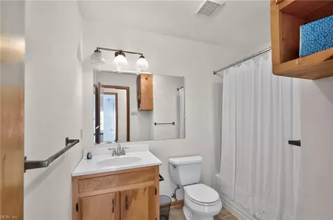 Bath - 1673 Pine Tree Dr, Gloucester Point, VA 23062 photo 1 of 3