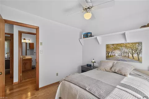 Bedroom - 1673 Pine Tree Dr, Gloucester Point, VA 23062 photo 3 of 8