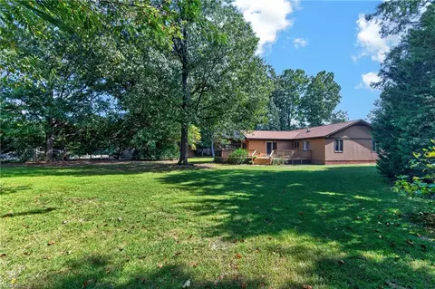 Exterior - 1673 Pine Tree Dr, Gloucester Point, VA 23062 photo 13 of 16