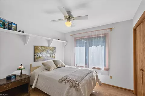 Bedroom - 1673 Pine Tree Dr, Gloucester Point, VA 23062 photo 1 of 8