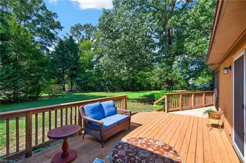 Exterior - 1673 Pine Tree Dr, Gloucester Point, VA 23062 photo 7 of 16