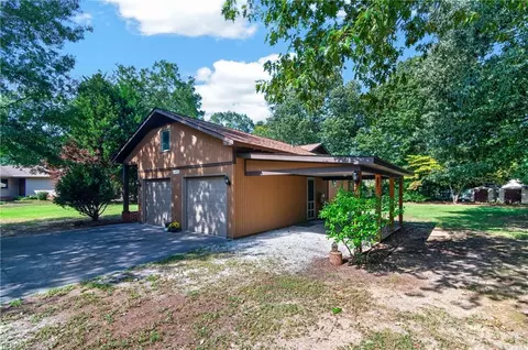 Exterior - 1673 Pine Tree Dr, Gloucester Point, VA 23062 photo 3 of 16
