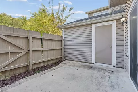 Exterior - 2409 Leytonstone Dr, Chesapeake, VA 23321 photo 2 of 2