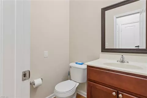 Entry Way - 2409 Leytonstone Dr, Chesapeake, VA 23321 photo 3 of 4