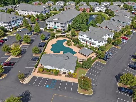 View/Area - 2409 Leytonstone Dr, Chesapeake, VA 23321 photo 3 of 4