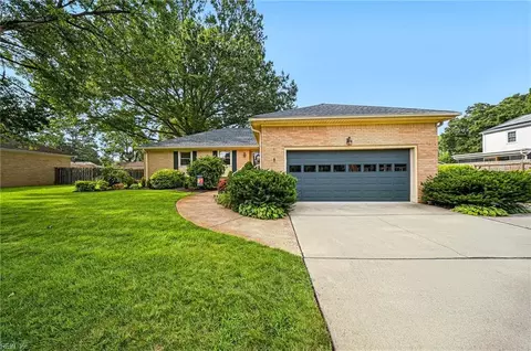 5629 Springwood Dr, Portsmouth, VA 23703