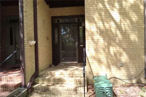 1233 Botetourt Gdns, Norfolk, VA 23517