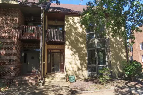 1233 Botetourt Gdns, Norfolk, VA 23517