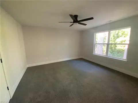 Bedroom - 548 Greenbriar Ave #B, Hampton, VA 23661 photo 2 of 5