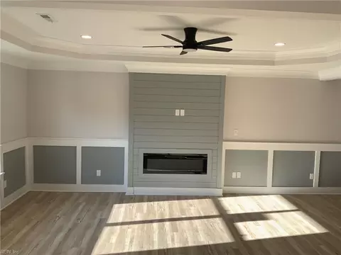 Living - 548 Greenbriar Ave #B, Hampton, VA 23661 photo 5 of 5