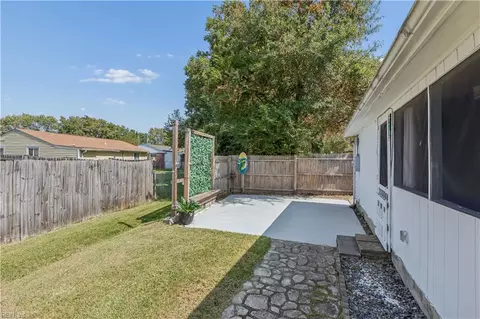 Exterior - 1907 Hart Cir, Hampton, VA 23663 photo 4 of 6