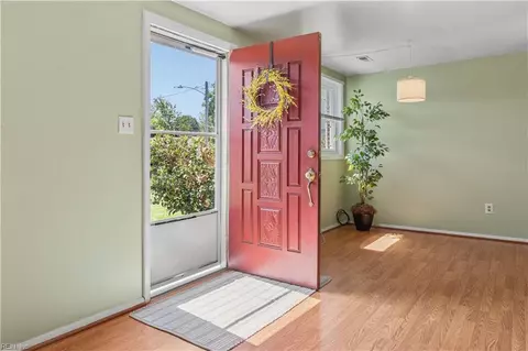 Entry Way - 1907 Hart Cir, Hampton, VA 23663 photo 1 of 1