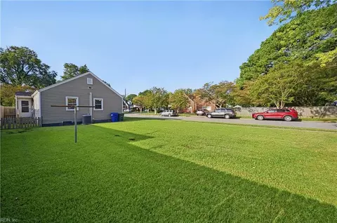 Exterior - 968 Albert Ave, Norfolk, VA 23513 photo 2 of 3