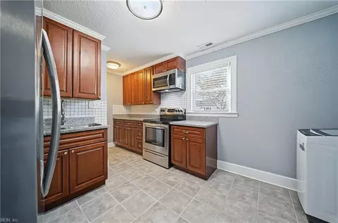 Kitchen - 968 Albert Ave, Norfolk, VA 23513 photo 1 of 1