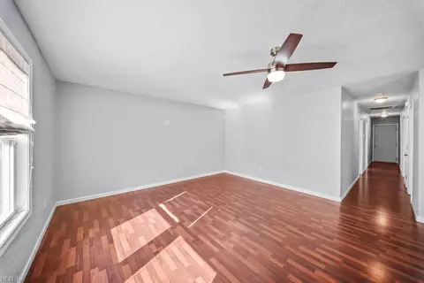 Living - 624 Augusta St, Hampton, VA 23669 photo 1 of 5