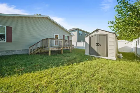 Exterior - 624 Augusta St, Hampton, VA 23669 photo 5 of 6