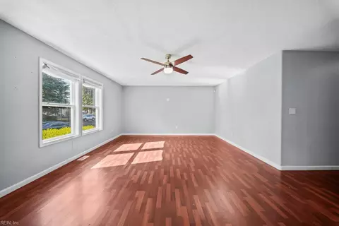 Living - 624 Augusta St, Hampton, VA 23669 photo 5 of 5