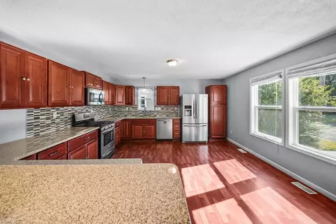 Kitchen - 624 Augusta St, Hampton, VA 23669 photo 3 of 3