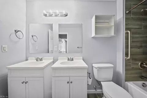 Bath - 624 Augusta St, Hampton, VA 23669 photo 3 of 3
