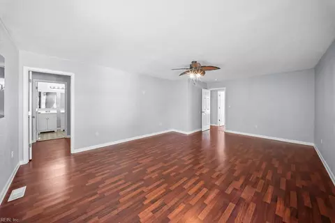 Living - 624 Augusta St, Hampton, VA 23669 photo 4 of 5