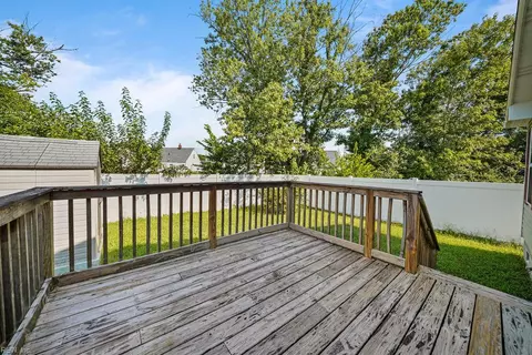 Exterior - 624 Augusta St, Hampton, VA 23669 photo 2 of 6