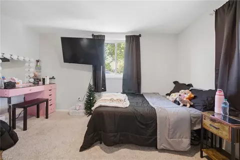 Bedroom - 2025 Nickerson Blvd, Hampton, VA 23663 photo 5 of 6