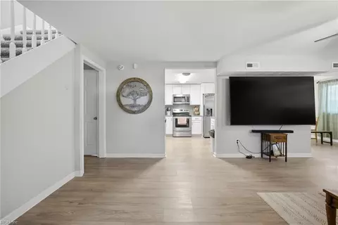 Entry Way - 2025 Nickerson Blvd, Hampton, VA 23663 photo 1 of 1