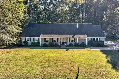 1805 Fleet Ter, Virginia Beach, VA 23454