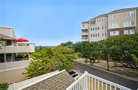 2305 Dinwiddie Rd, Virginia Beach, VA 23455