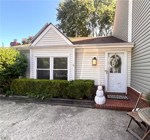 2412 Lake Havasu Ct, Virginia Beach, VA 23454