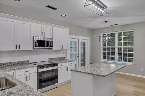 Kitchen - 402 Undershot Ct, Chesapeake, VA 23323 photo 2 of 4