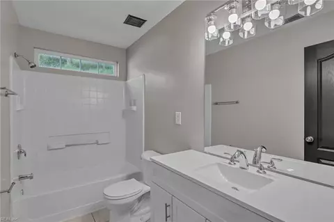 Bath - 402 Undershot Ct, Chesapeake, VA 23323 photo 2 of 4