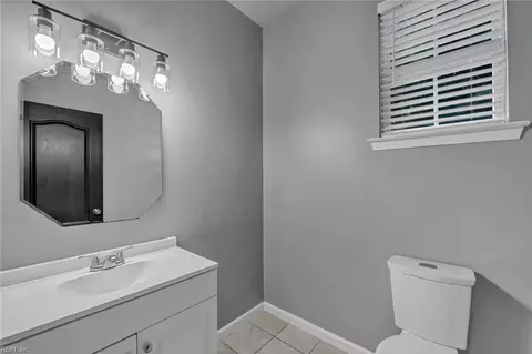 Bath - 402 Undershot Ct, Chesapeake, VA 23323 photo 1 of 4