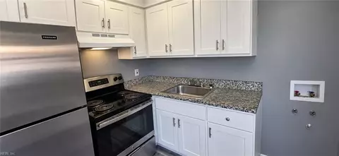 Kitchen - 2127 Grandy Ave, Norfolk, VA 23504 photo 3 of 5