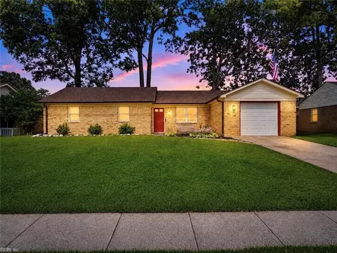 5440 Macqueen Dr, Virginia Beach, VA 23464