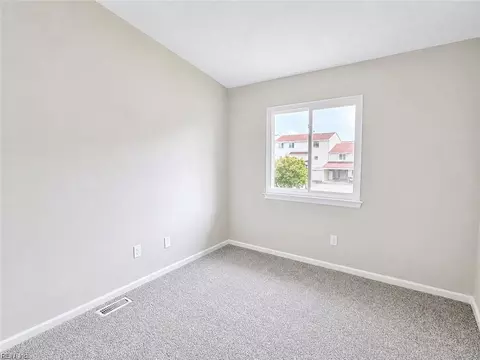 Bedroom - 20 Cantamar Ct, Hampton, VA 23664 photo 10 of 11