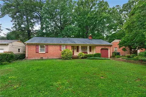 21 Cornwallis Pl, Newport News, VA 23608