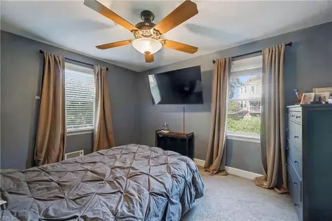 Bedroom - 32 Claremont Ave, Hampton, VA 23661 photo 2 of 5