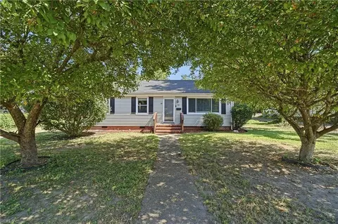 Exterior - 32 Claremont Ave, Hampton, VA 23661 photo 2 of 8