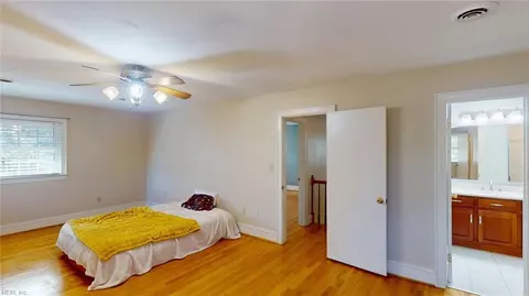 Bedroom - 723 E Riverview Dr, Suffolk, VA 23434 photo 4 of 12