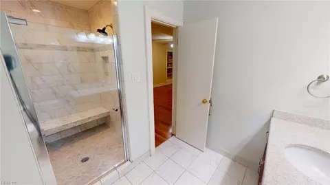 Bath - 723 E Riverview Dr, Suffolk, VA 23434 photo 3 of 4