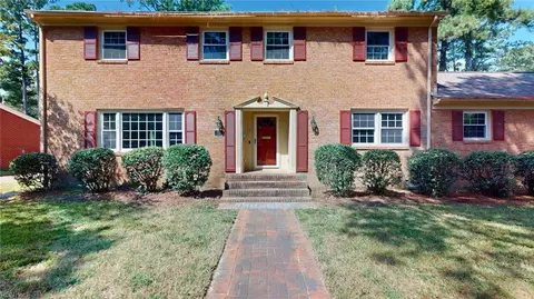 Exterior - 723 E Riverview Dr, Suffolk, VA 23434 photo 2 of 3