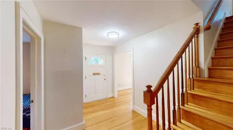 Entry Way - 723 E Riverview Dr, Suffolk, VA 23434 photo 2 of 3