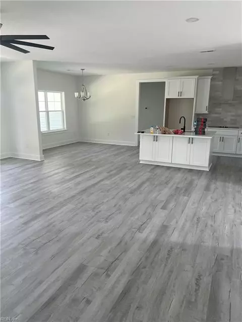 114 Rosewood Dr, Suffolk, VA 23434
