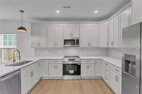 Kitchen - 236 W Queen St, Hampton, VA 23669 photo 4 of 5