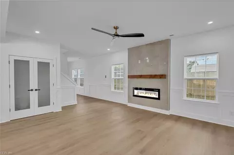 Living - 236 W Queen St, Hampton, VA 23669 photo 2 of 3