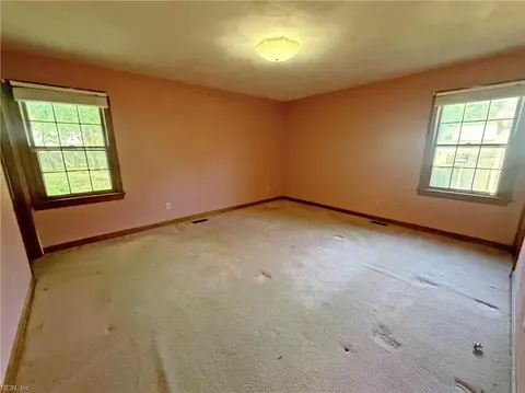 Bedroom - 620 Emerald Ct, Chesapeake, VA 23320 photo 6 of 8