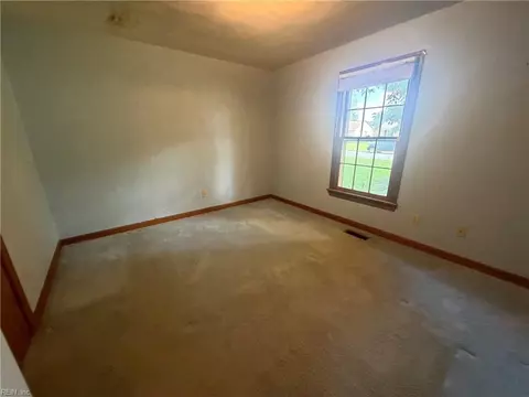 Bedroom - 620 Emerald Ct, Chesapeake, VA 23320 photo 3 of 5