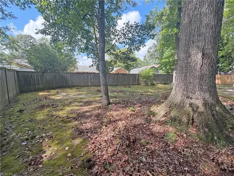 Exterior - 620 Emerald Ct, Chesapeake, VA 23320 photo 8 of 8